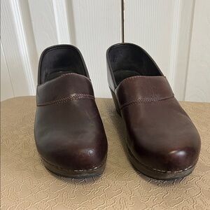 Dansko Professional Brown Leather Retro Clogs Size EU42
